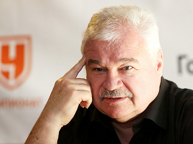 «Игрок, у которого из носа или изо рта идет кровь, собирает ее руками, а затем бросает в противника»