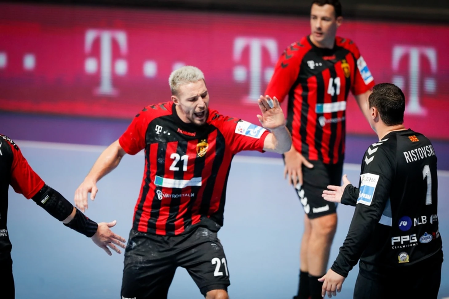 СЕХА-лига. "Веспрем", "Веспрем", ты могуч! У "Вардара" не нашлось возражений, изображение №4