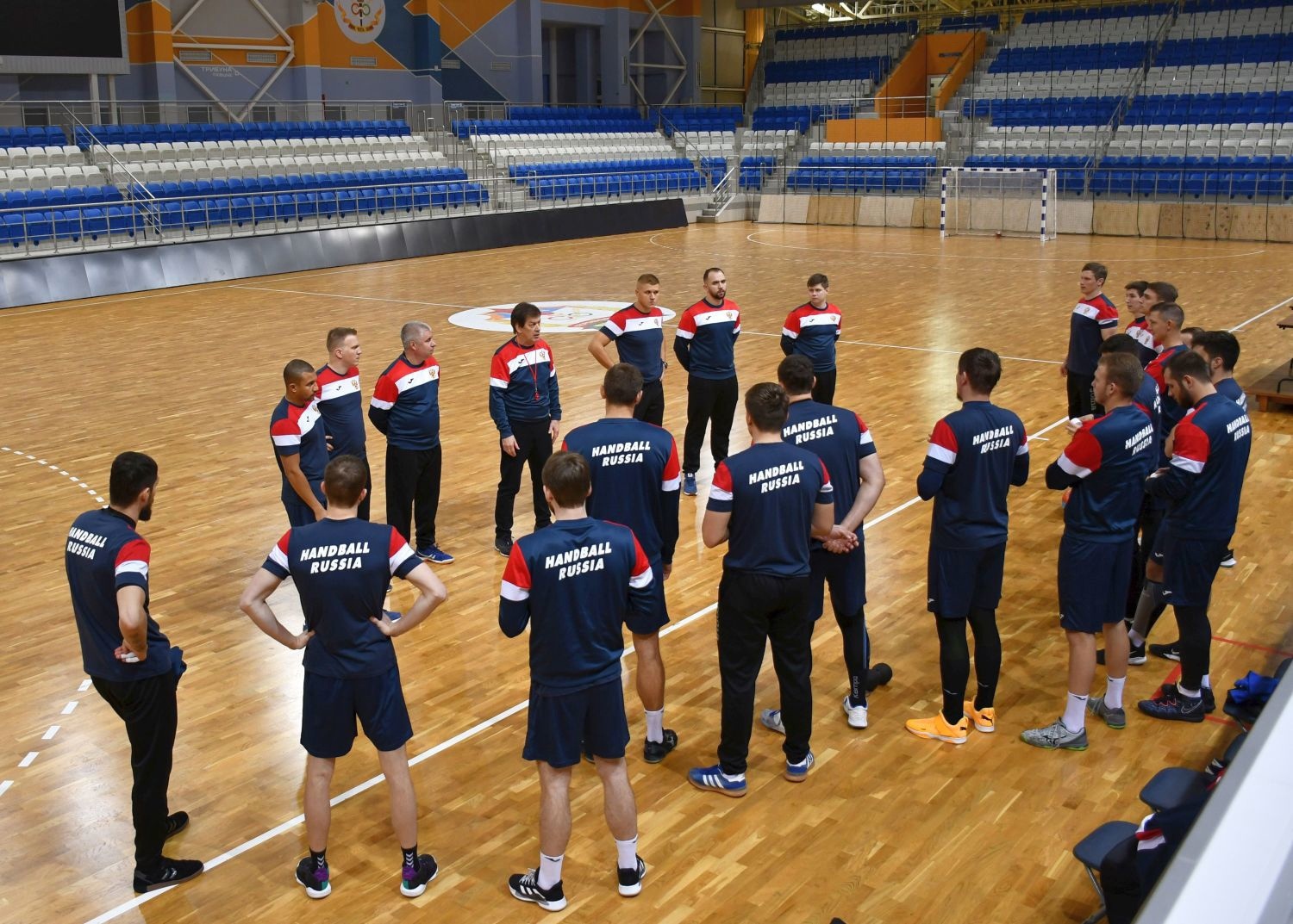 Мужская сборная в Новогорске. В ближайшей повестке — &quout;товарняки&quout; в Минске. На горизонте — Евро-2022, изображение №3