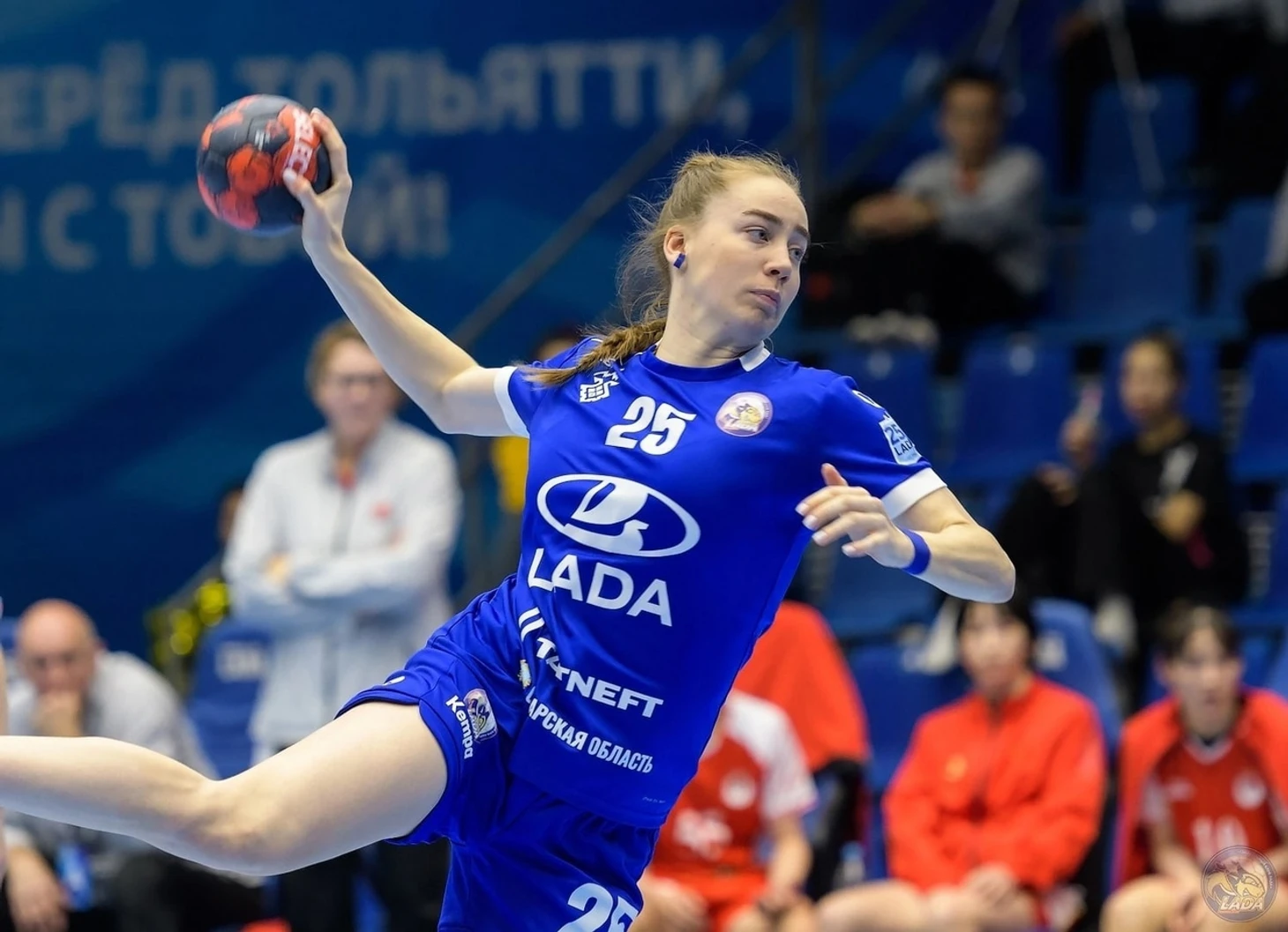 Olimpbet Суперлига. Ольга Щербак: "В детстве бросала мяч по воротам, нарисованным мелом на стене", изображение №2