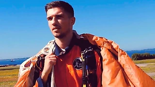 «Лорьян» сбросил одного новичка с самолета, другого отправил под воду – все ради презентаций в соцсетях