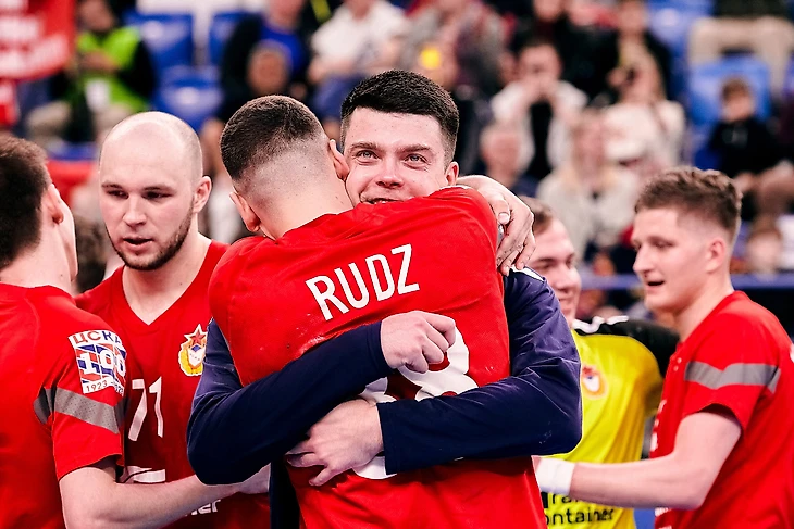 Итоги сезона. О чём спели "партизаны" из ЦСКА, "мушкетёры" из СКИФа и остальные участники Суперлиги?, изображение №1