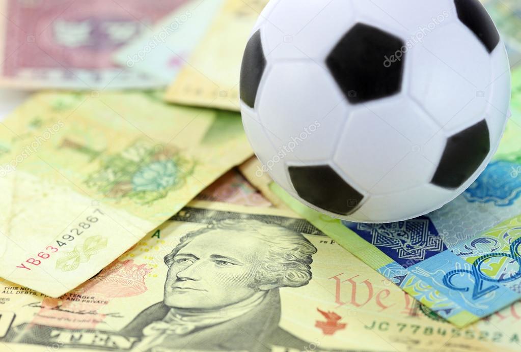 Как выросли доходы итальянских клубов с 1994 года в сравнении с англичанами