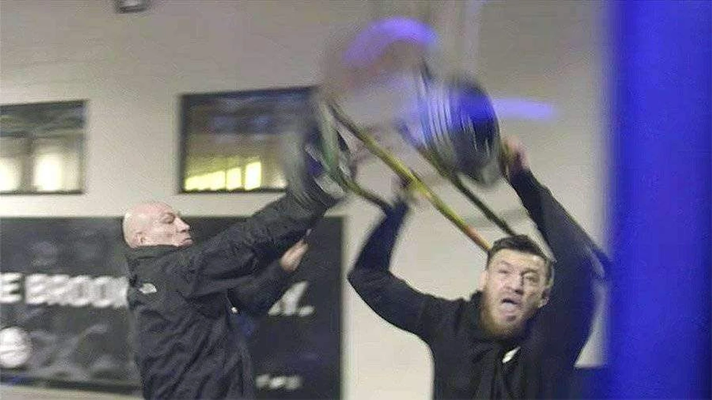 конор