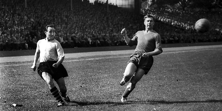 Рурское дерби, 26 августа 1956 года: BVB с Вольфгангом Петерсом (справа), побеждает Шальке 3:2