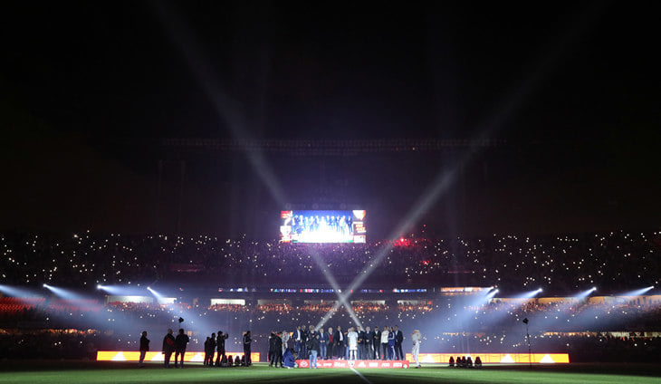 40 тысяч на презентации Алвеса в «Сан-Паулу»: Дани поцеловал эмблему и принял 10-й номер от Кака