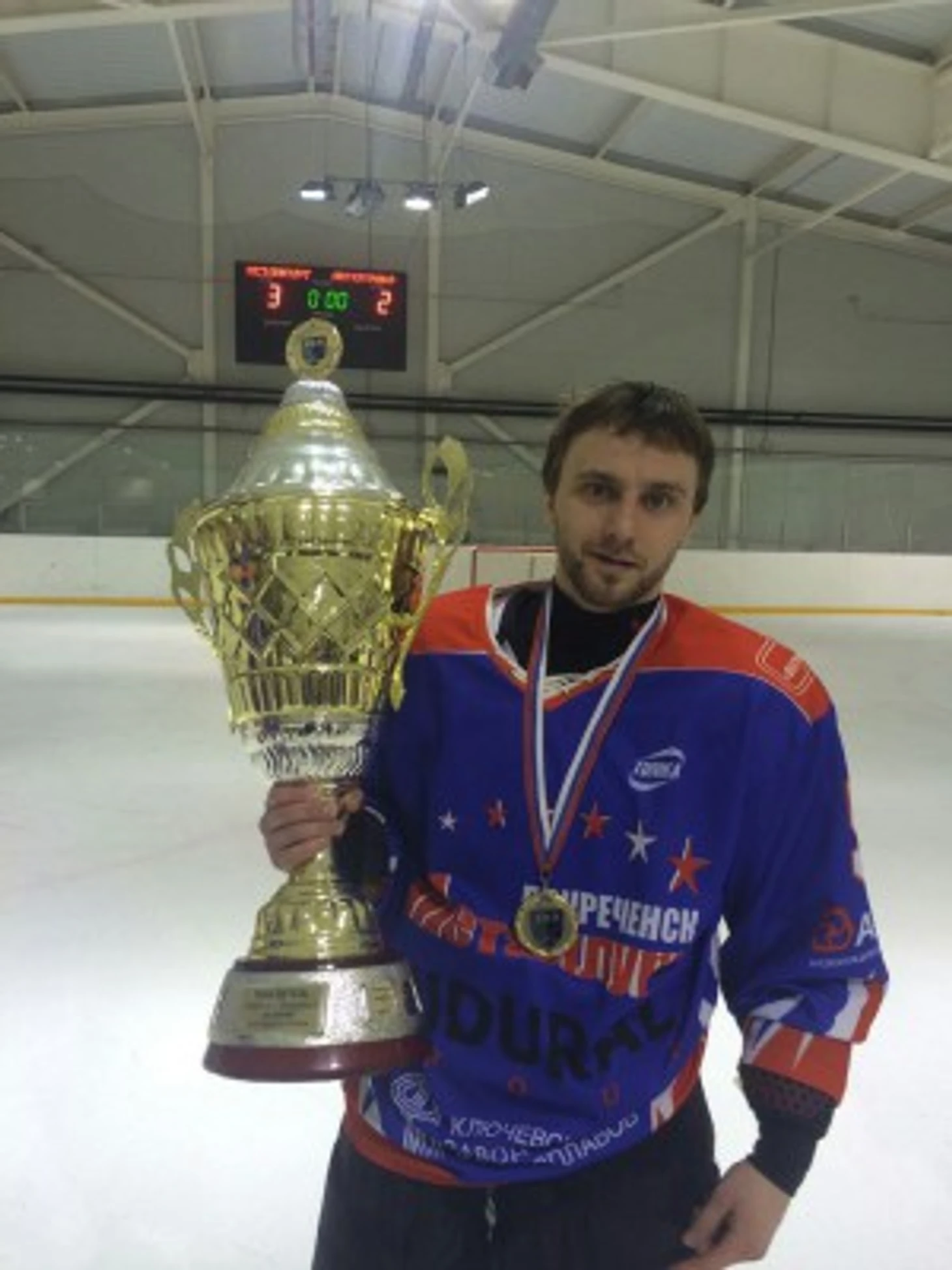 https://photobooth.cdn.sports.ru/preset/post/9/02/54bf498f04dc48f8c6eedb03e60c2.jpeg