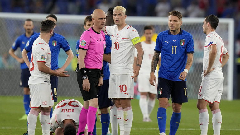 Карасев – талисман сборной Италии: 4 победы (хотя удалял Кьеллини и де Росси), еще и мило общается с Флоренци