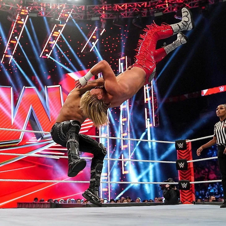 Обзор WWE Monday Night RAW 20.12.2021, изображение №16