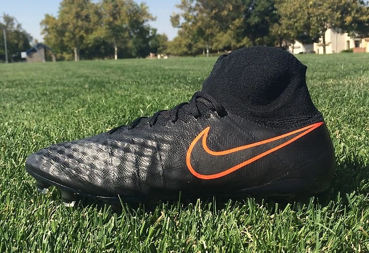 kickster_ru_pitch-dark-nike-magista-obra-2