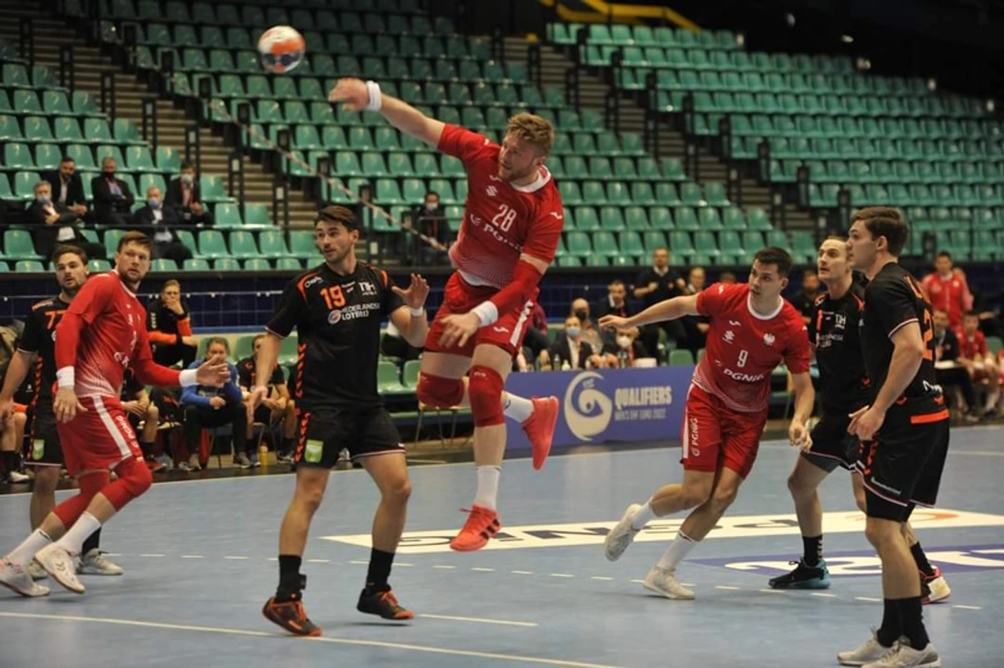 "Неделя сборных". Имена участников Олимпиады пишем ручкой, чемпионата Европы — пока карандашом, изображение №4