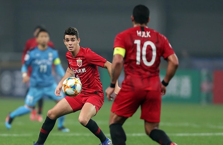 Халк и Оскар давно жгут в Китае