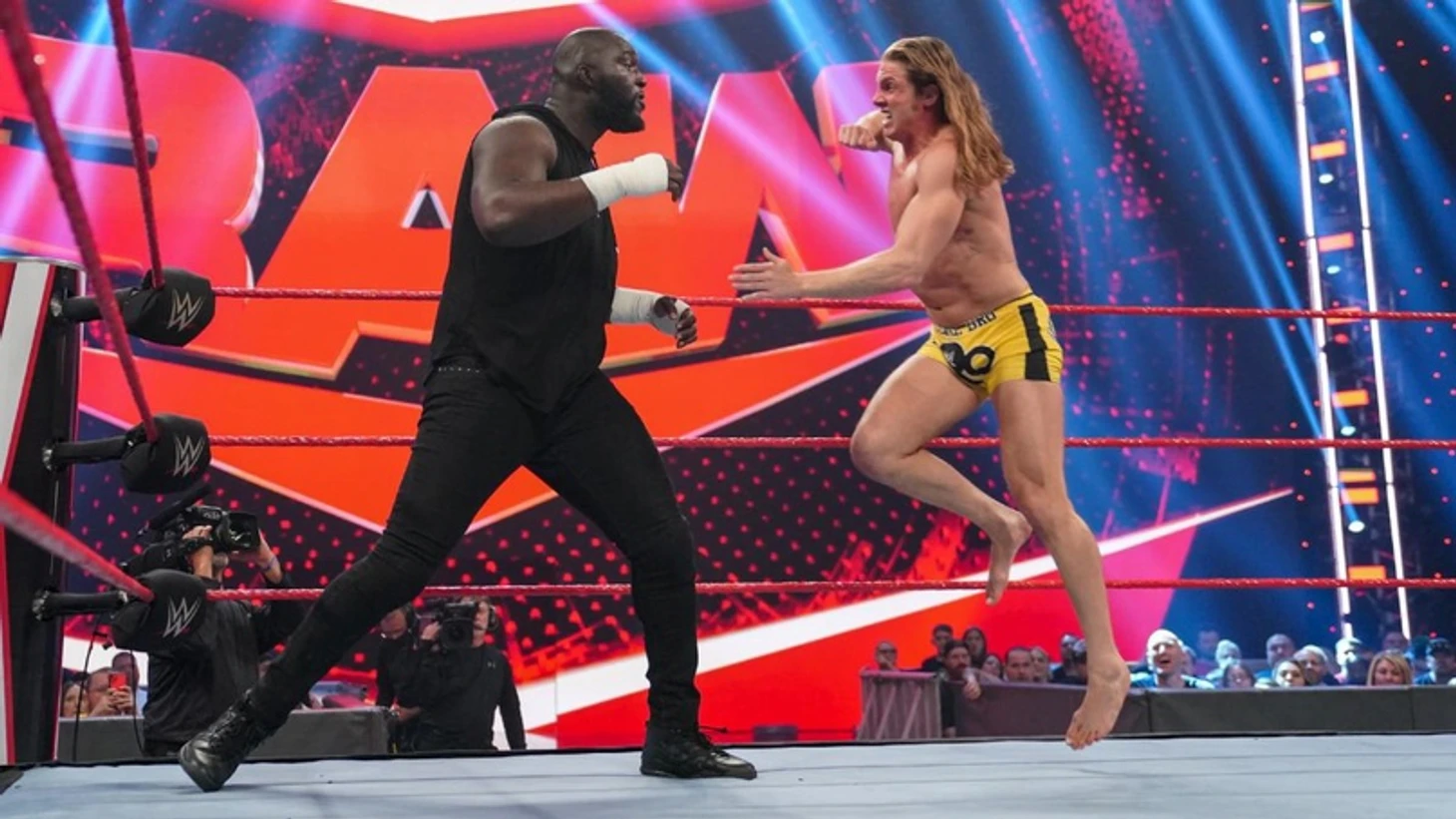 Обзор WWE Monday Night RAW 02.08.2021, изображение №22