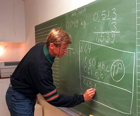 arkku Kanerva päivätyössään opettajana vuonna 1998. Samana vuonna hän pelasi 