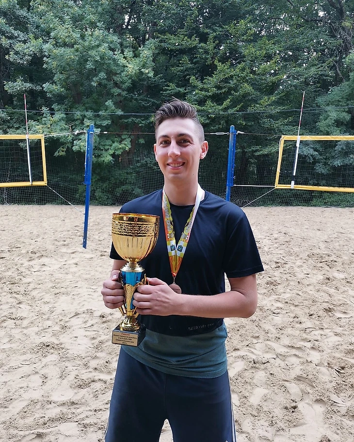 Голоса гандбола. Герман Кудияров: "Шутка "Виктора" с Ольгой Петриковой вышла из-под контроля!", изображение №3