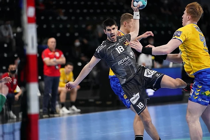 Лига чемпионов. Очередная феерия Никласа Ландина. Шаткий перевес "Кельце", изображение №3