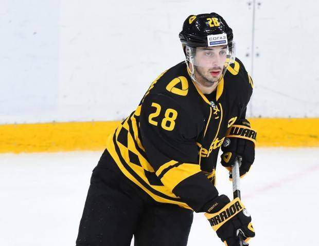 Вау! Игрок «Северстали» положил роскошный гол-лакросс «Спартаку»