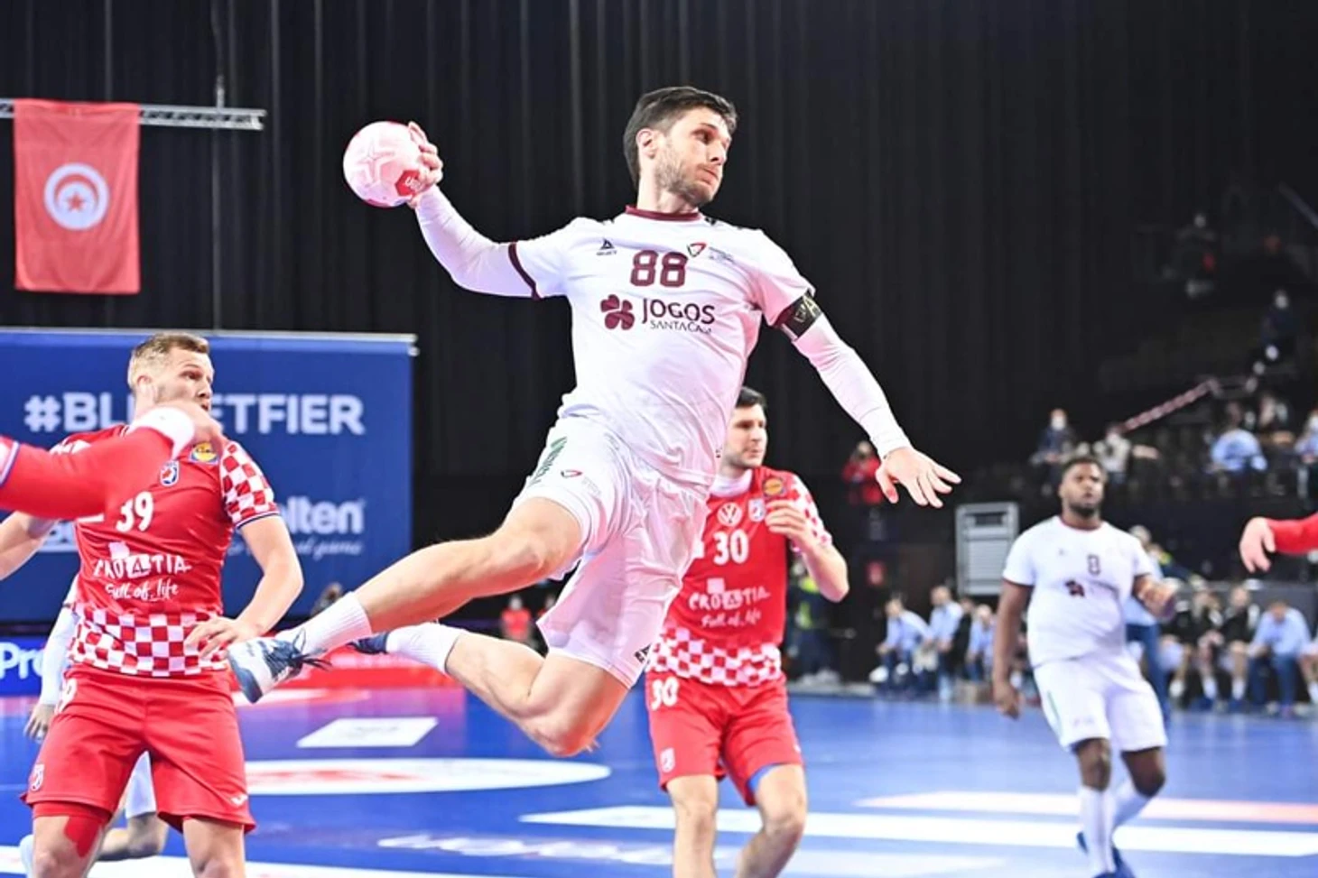 "Неделя сборных". Имена участников Олимпиады пишем ручкой, чемпионата Европы — пока карандашом, изображение №1