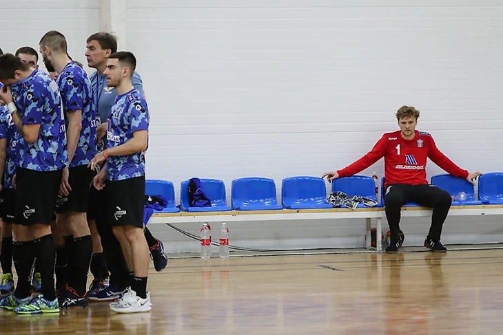 Чемпионат России. Метели, Снежинск. "Виктор" снова проиграл аутсайдеру в заколдованном городе, изображение №2