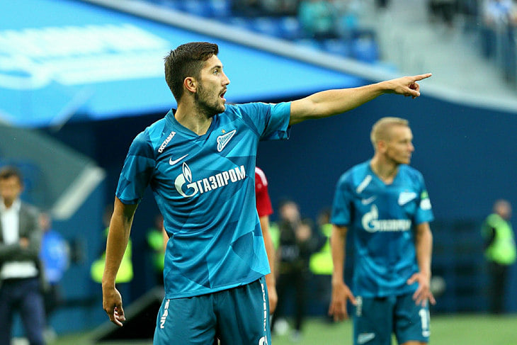 Сутормин сыграл уже на 10 позициях за карьеру. Он объяснил Дорскому, как прыгал с места на место и дорос до «Зенита»