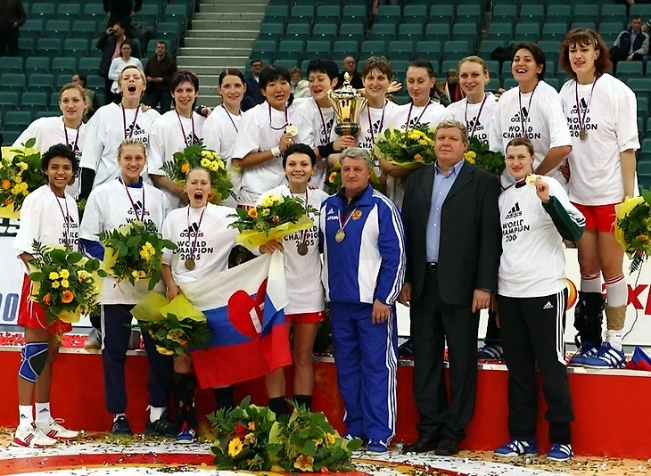 ЧМ-2005 в Санкт-Петербурге: сопровождение милиции, ледовые арены и триумфальный ход "Красной машины", изображение №1