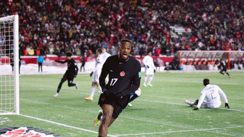 Канадцы провели домашние матчи с Коста-Рикой и Мексикой при минусовой температуре. Хотели, чтобы соперники замерзли