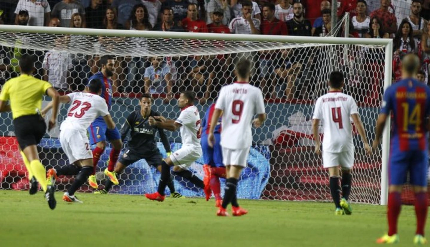 Sevilla-Barcelona de Supercopa en imágenes