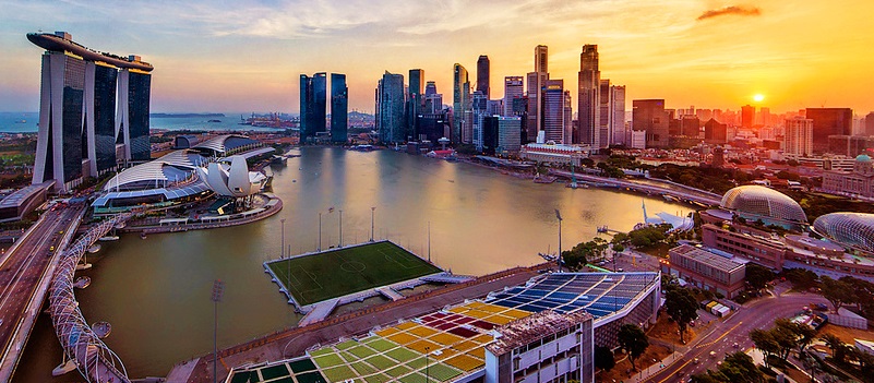 В Сингапуре существует &#171;плавающий&#187; футбольный стадион. Его использовали на Олимпиаде и Формуле-1