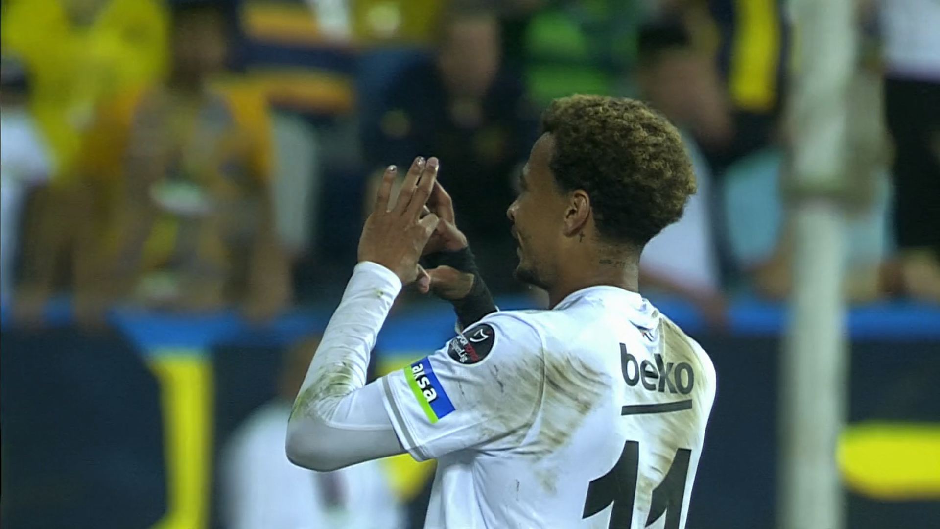 Дебютный гол Алли за «Бешикташ», «Галатасарай» одержал волевую победу вдесятером — обзор 5-го тура чемпионата Турции