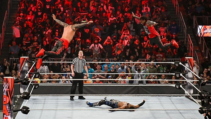 Обзор WWE Day 1, изображение №6