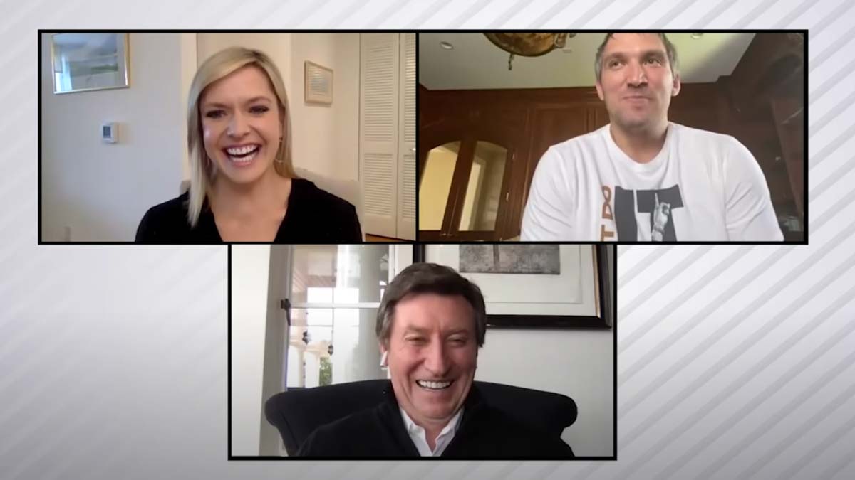 Уэйн Гретцки наконец-то подарил Овечкину игровую клюшку после победы в Кубке Стэнли