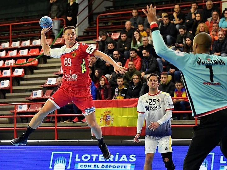 Эдуард Кокшаров: "Что, я враг себе? Если бы были левши-полусредние, с удовольствием вызвал бы", изображение №2