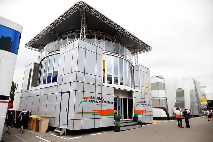Motorhome Sahara Force India F1 a garáž. F1,Formule 1, construct,  konstrukce | Constructors F1