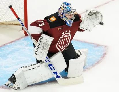 В худшем клубе КХЛ беда с вратарями: перепробовали уже 8 человек – ни один не спасает 😟