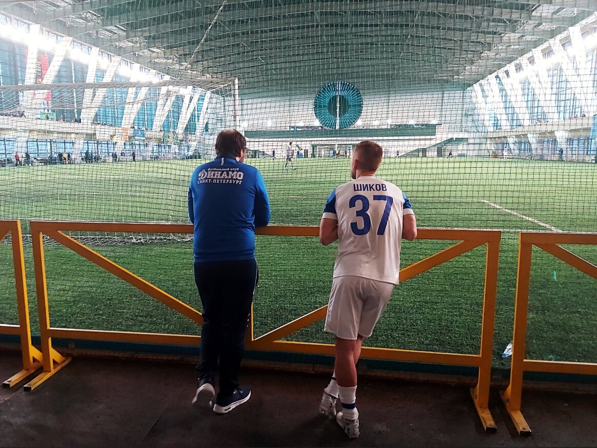 «Может, он его на ### послал?». Зимний футбол в Петербурге