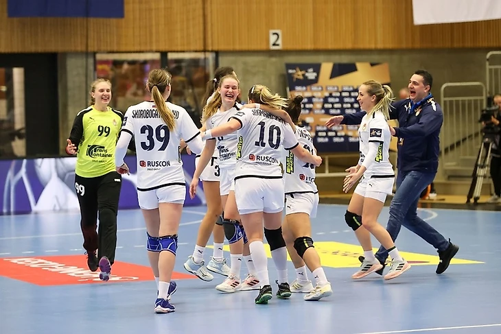 Лига чемпионов. Реванш за город Будапешт. Каплина, Михайличенко и компания победили владельца титула!, изображение №1