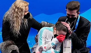 Камила уходи из международного спорта он тебя не заслуживает