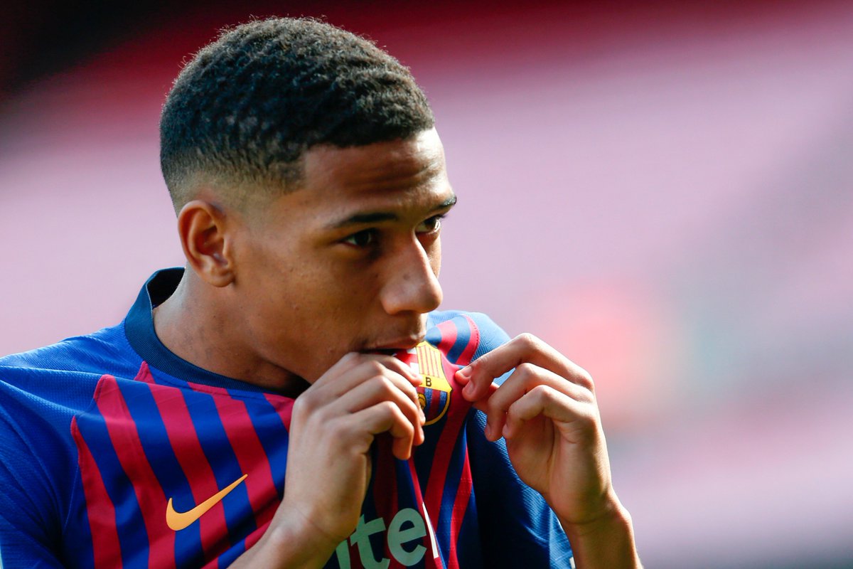 Новичок Барселоны Жан-Клер Тодибо может дебютировать за команду уже в эти выходные. А летом перейти в Аякс