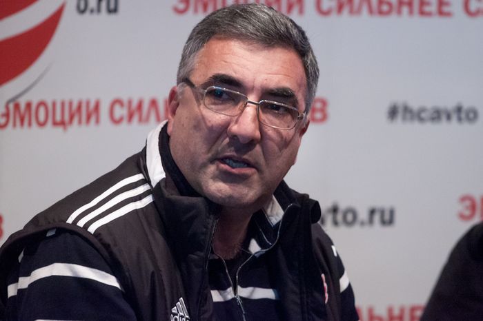 Самый ироничный эксперт вернулся на ТВ. Хоккей снова можно смотреть