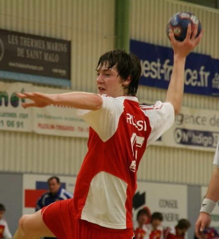 Дмитрий Житников в журнале "Быстрый центр". Детская привычка не опаздывать, изображение №5