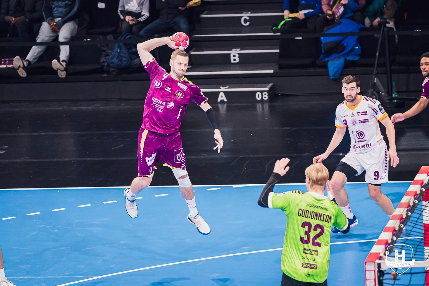 Наши в Европе. Александр Шкуринский: "Сосед по номеру — Овничек. Я и в Бресте с балканцами дружил", изображение №5