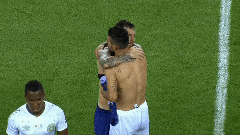 Месси обменялся футболками с выжившим в авиакатастрофе игроком «Шапекоэнсе»