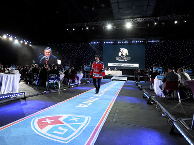 Полупрофессионалы, плей-офф в ЖХЛ и ярмарка КХЛ