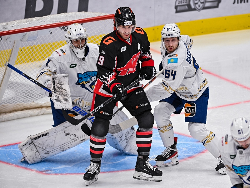 Авангард переиграл Барыс, поднявшись на третью строчку на Востоке, победная шайба на счету Броадхерста