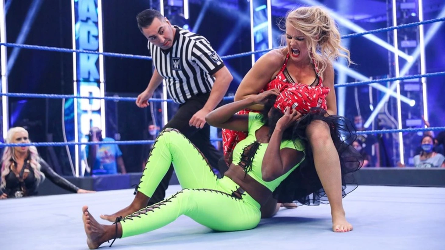 Обзор WWE SmackDown от 10.07.2020, изображение №10