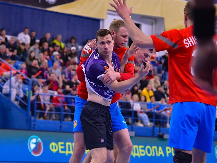 Кирилл Котов: "Не бросал первый 7-метровый, раз уж сам его заработал. А потом не стали менять руку…", изображение №2