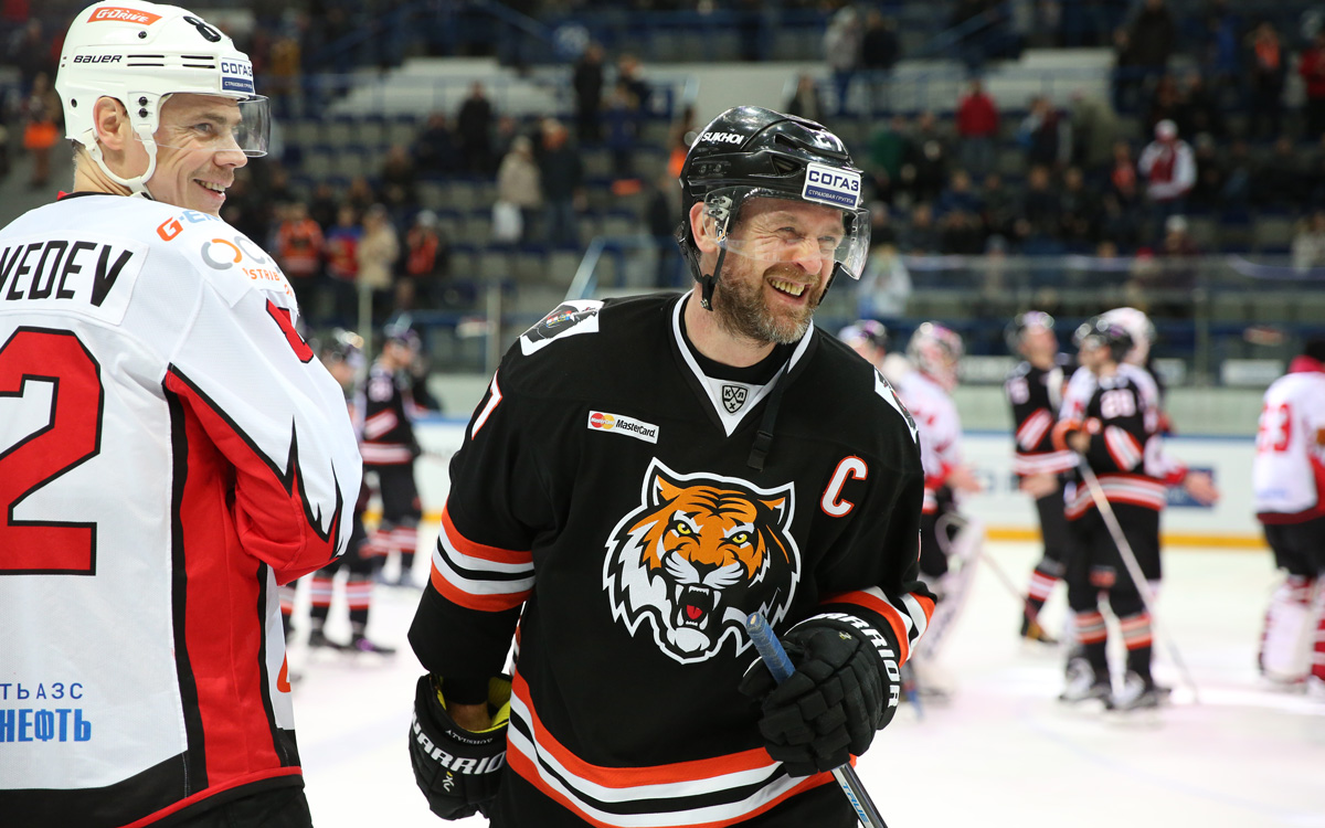 «Нефтехимик» заключил просмотровые контракты с чемпионом мира и трёхкратным обладателем Кубка Гагарина