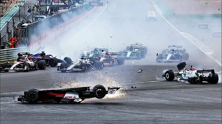 Формула 1 2022: самая интересная гонка сезона на Сильверстоуне отметилась и самой тяжелой аварией
