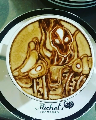 Рубик в чашке кофе