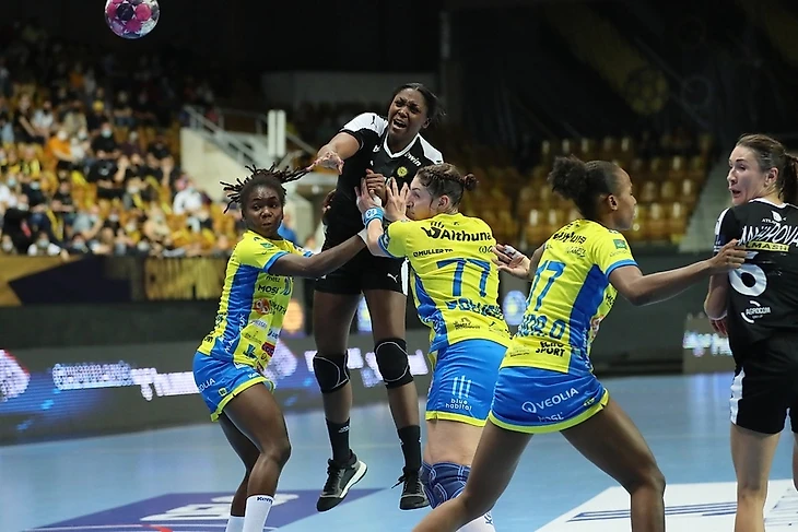 Лига чемпионов. "Ростов-Дон" сильнее "Меца". Юханссон обыграл Майоннада даже в раздевалке, изображение №2